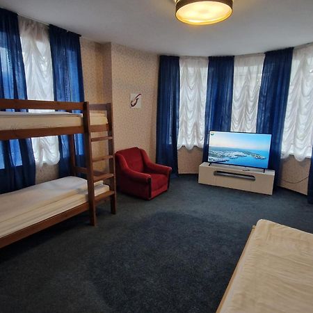 Central Hotel With Free Parking Riga Bagian luar foto