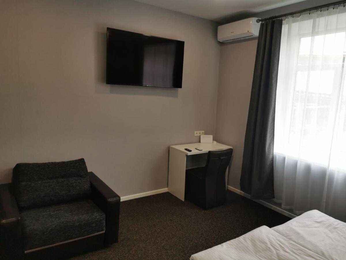 Central Hotel With Free Parking Riga Bagian luar foto