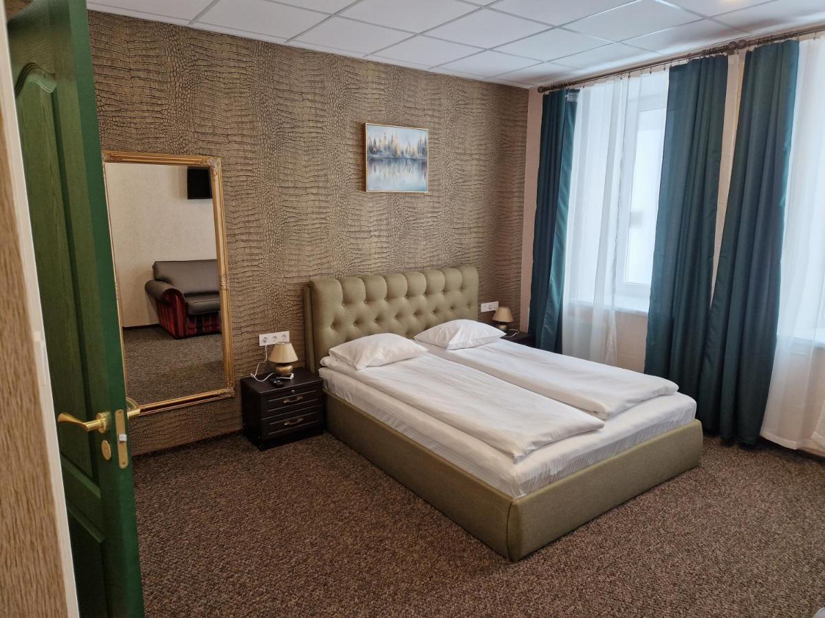 Central Hotel With Free Parking Riga Bagian luar foto